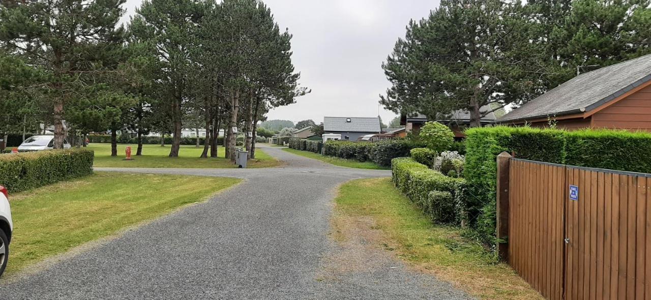 Chalet Bord De Mer Lingreville Exterior foto